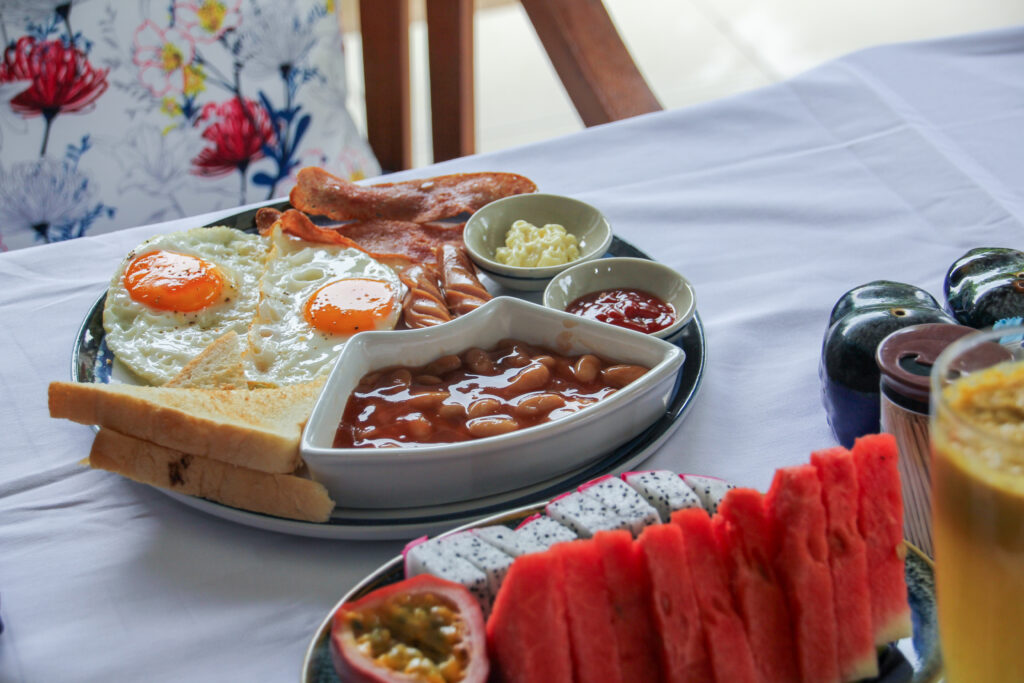 Breakfast and restaurant